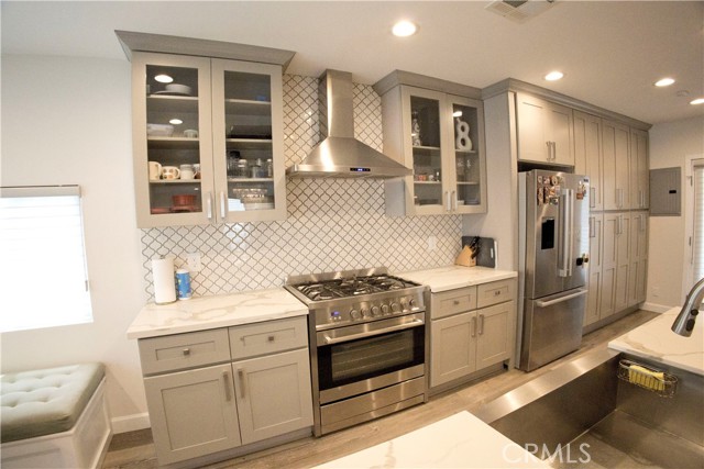 Detail Gallery Image 6 of 24 For 1029 Keniston Ave, Los Angeles,  CA 90019 - 4 Beds | 3 Baths