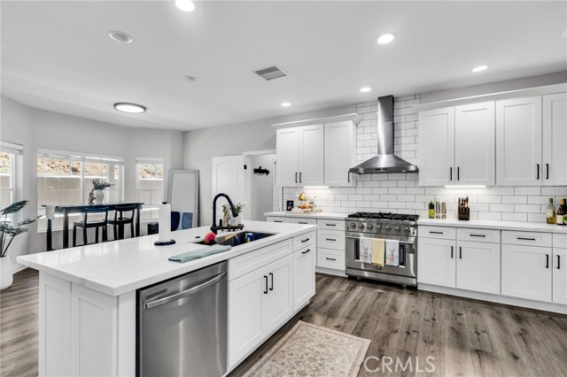 35426 Calle Grande, Lake Elsinore CA: https://media.crmls.org/medias/72ea007d-8685-44ad-9d17-e70b393ee6ef.jpg