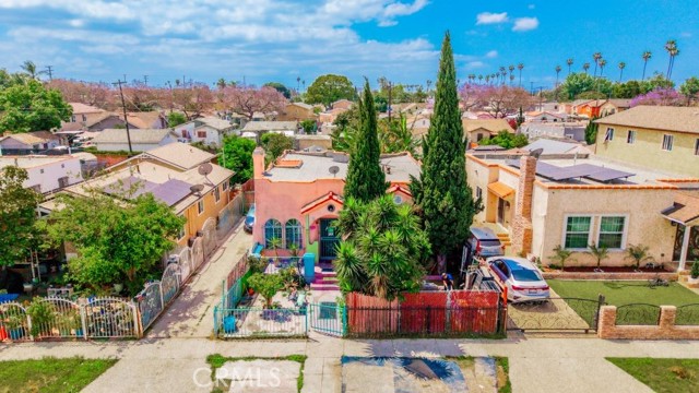 628 E 76th Place, Los Angeles CA: https://media.crmls.org/medias/72ea74b4-c6ff-4804-8c69-cb992c1c813e.jpg
