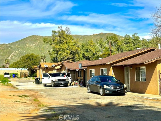 Detail Gallery Image 3 of 5 For 9085 Bellegrave Ave, Jurupa Valley,  CA 92509 - – Beds | – Baths