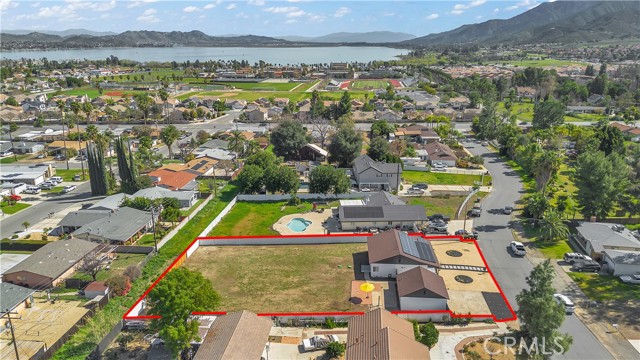 Detail Gallery Image 8 of 46 For 15030 Marcolesco, Lake Elsinore,  CA 92530 - 3 Beds | 3 Baths