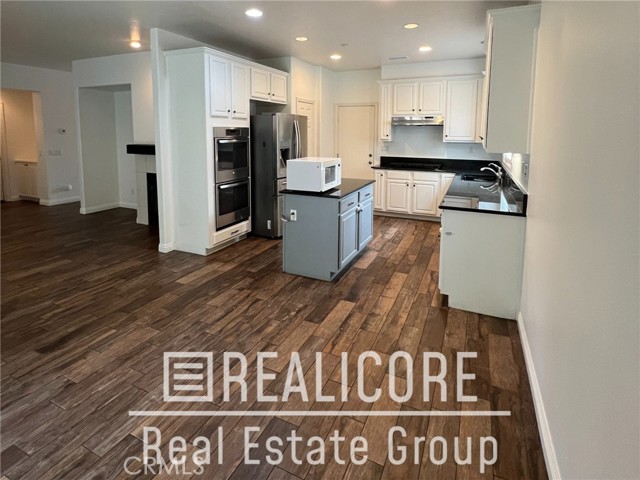Detail Gallery Image 32 of 37 For 15806 Rock Point Ln, Fontana,  CA 92336 - 4 Beds | 2/1 Baths