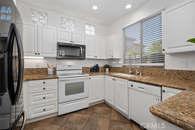 Detail Gallery Image 9 of 25 For 5 Calle De Los Grabados, Rancho Santa Margarita,  CA 92688 - 3 Beds | 2/1 Baths