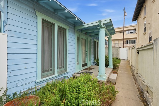 922 1/2 S PCH - Back Unit 1 Bed/ 3/4 Bath 922 1/2 S PCH - Back Unit 1 Bed/ 3/4 Bath