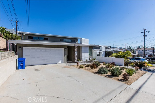 704 Paulina Avenue, Redondo Beach, California 90277, ,Residential Income,Sold,Paulina,SB21239757