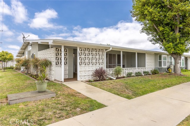 Detail Gallery Image 43 of 49 For 1462 Golden Rain Rd, Seal Beach,  CA 90740 - 2 Beds | 1 Baths