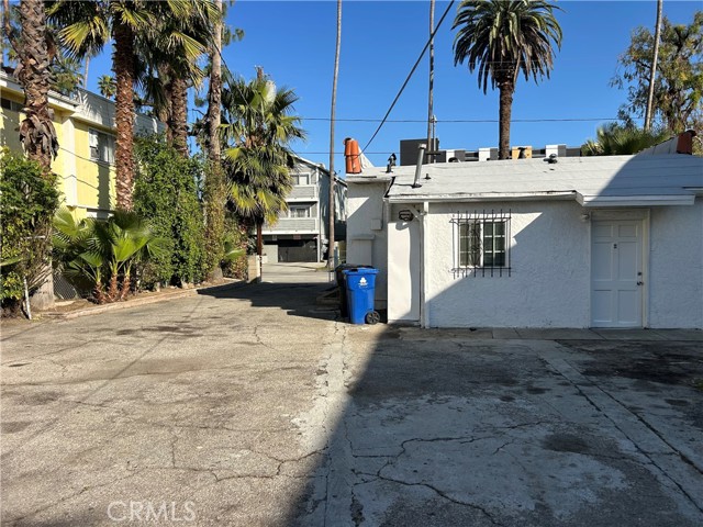 Detail Gallery Image 6 of 15 For 7049 Alabama Ave, Canoga Park,  CA 91303 - 2 Beds | 1 Baths