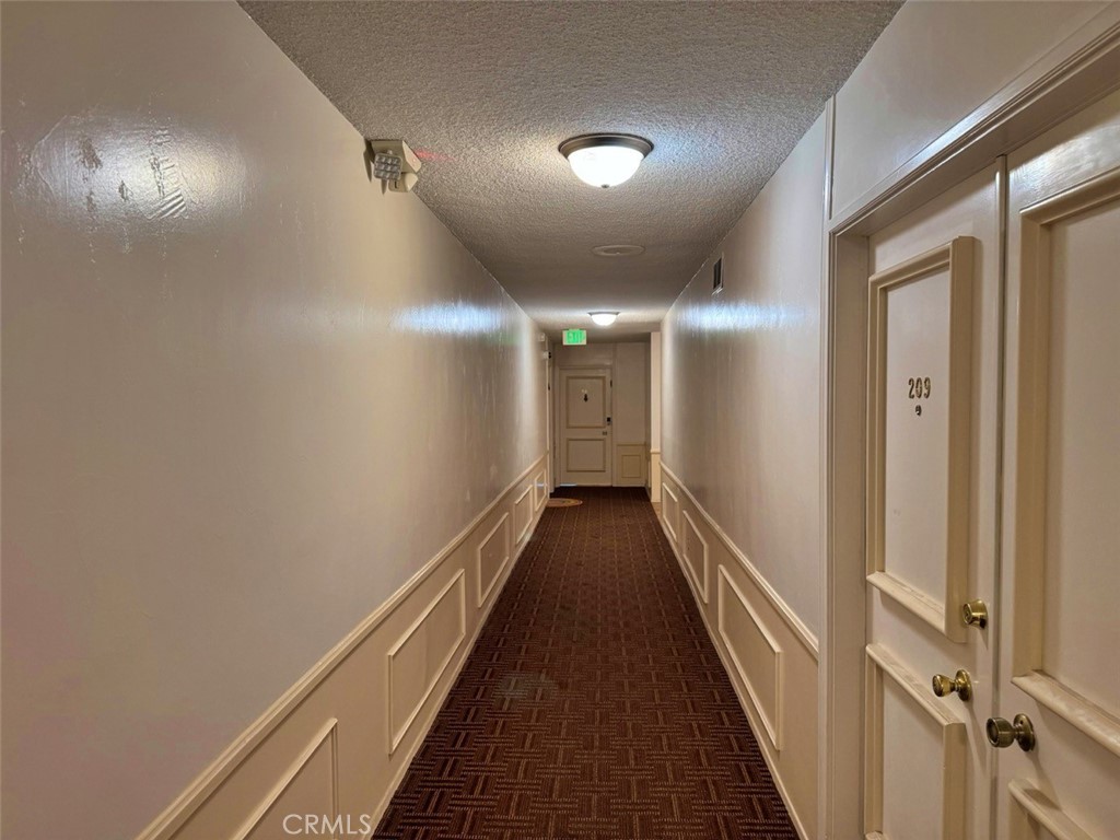 https://media.crmls.org/medias/72ec3c3d-10c9-42e7-b384-ccde851bf85a.jpg?preset=X-Large