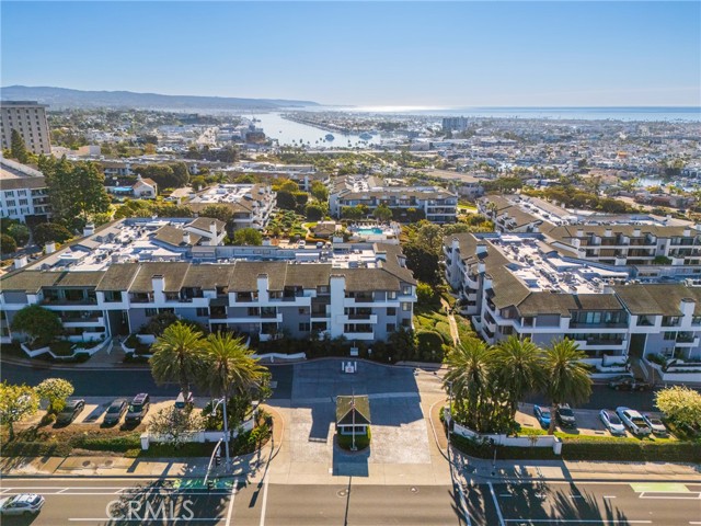 Detail Gallery Image 55 of 59 For 230 Lille Lane #113,  Newport Beach,  CA 92663 - 3 Beds | 3 Baths