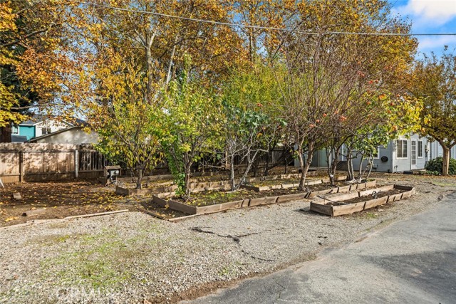 Detail Gallery Image 13 of 67 For 591 E Lassen, Chico,  CA 95973 - 4 Beds | 3 Baths