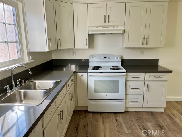 Detail Gallery Image 12 of 33 For 13301 Siskiyou St, Westminster,  CA 92683 - 3 Beds | 2 Baths