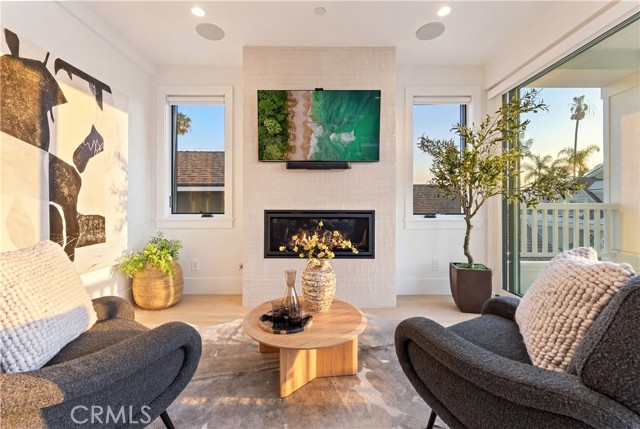 Detail Gallery Image 18 of 42 For 206 Apolena Ave, Newport Beach,  CA 92662 - 3 Beds | 4/1 Baths