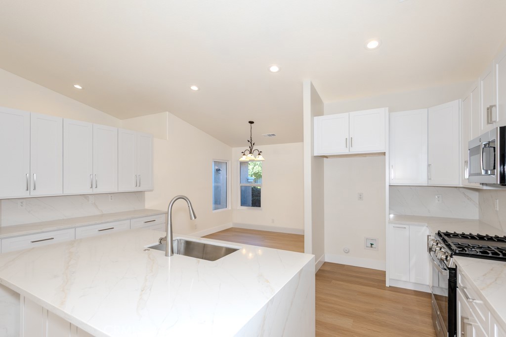 MLS #OC25164195 image #9