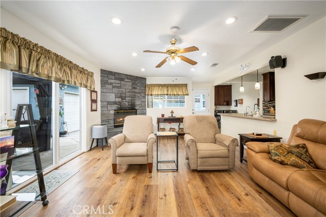 13622 Benfield Avenue, Norwalk CA: https://media.crmls.org/medias/72ed941b-09a3-42de-8e3b-c1dbfd30b5b7.jpg