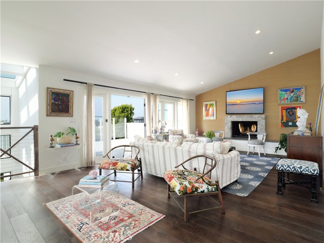 Detail Gallery Image 12 of 39 For 207 S Poinsettia Ave, Manhattan Beach,  CA 90266 - 4 Beds | 5 Baths