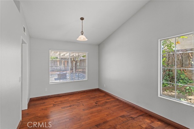 Detail Gallery Image 4 of 33 For 15161 Etienne St, Lake Elsinore,  CA 92530 - 3 Beds | 2 Baths