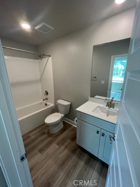 7256 Highwater Dr, Huntington Beach CA: https://media.crmls.org/medias/72ee623e-4d1a-49a2-96a0-d6d7b1007a26.jpg