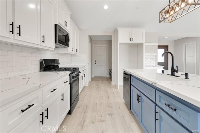 Detail Gallery Image 15 of 41 For 22562 Houston St, Apple Valley,  CA 92308 - 4 Beds | 2 Baths
