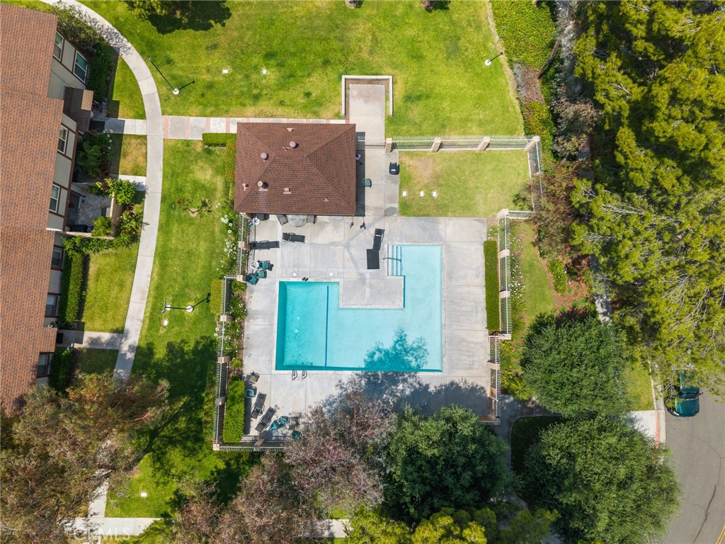 https://media.crmls.org/medias/72ef2a15-ac5e-4619-9dfa-c270e7a0b998.jpg?preset=X-Large