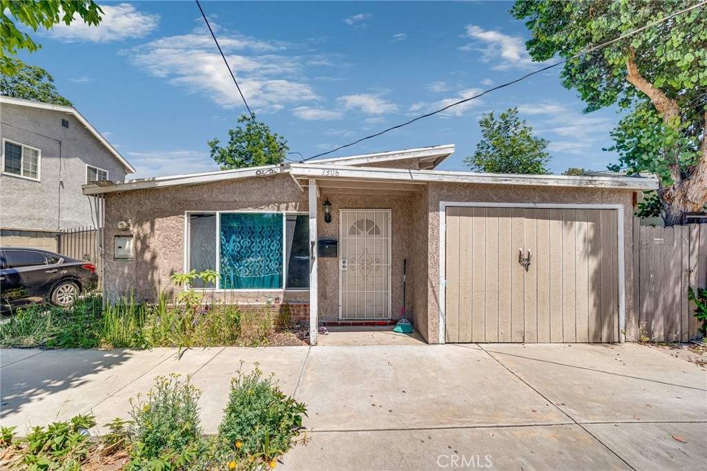 7306 Loma Verde Avenue, Canoga Park, CA 91303
