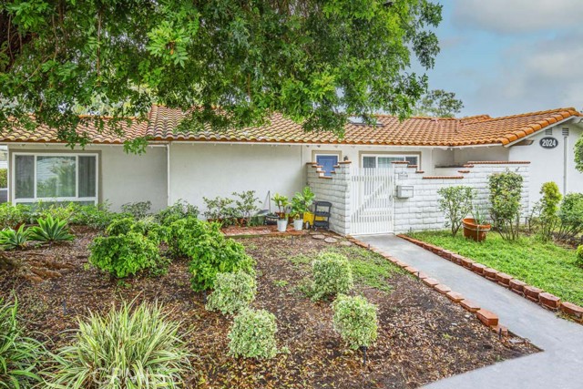 Detail Gallery Image 2 of 26 For 2024 via Mariposa W. #B,  Laguna Woods,  CA 02637 - 2 Beds | 2 Baths