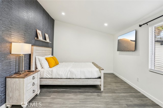 5633 Rawlings Avenue, Woodland Hills CA: https://media.crmls.org/medias/72eff105-e234-43bd-9103-1e2179b75e67.jpg