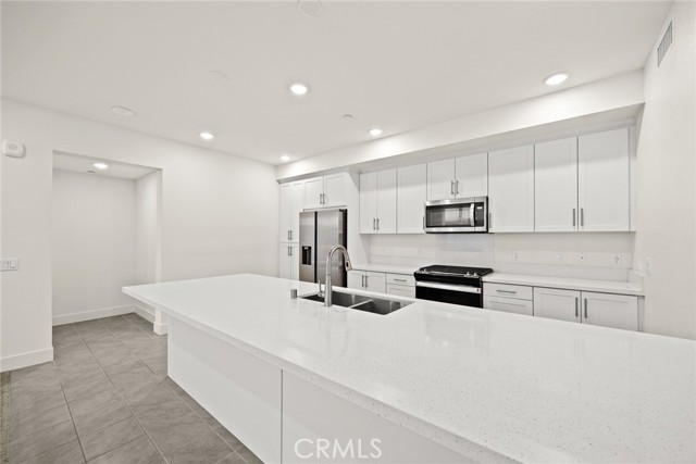 16321 Dawn Way, Tustin CA: https://media.crmls.org/medias/72f0734f-53fb-41cc-b68b-b16c62ca6516.jpg