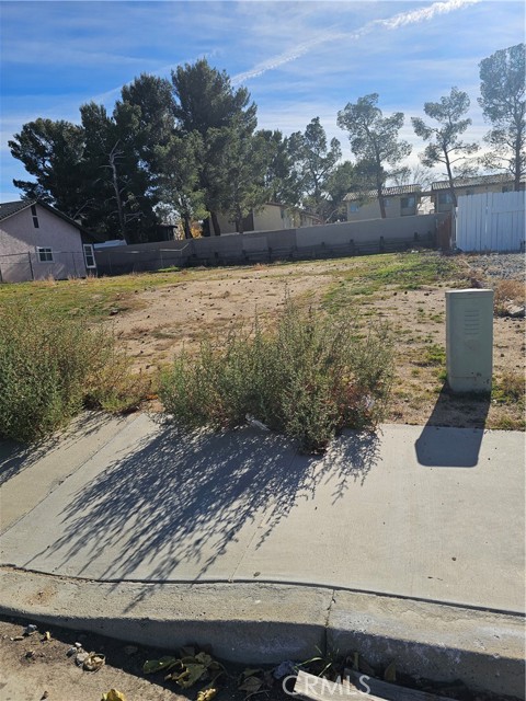 Detail Gallery Image 4 of 7 For 15131 Wildrose, Victorville,  CA 92394 - – Beds | – Baths