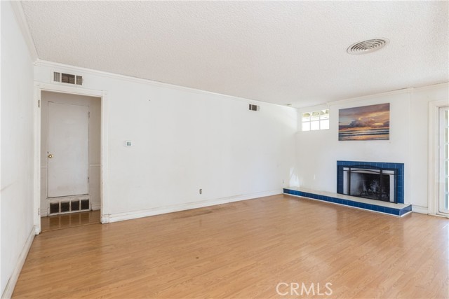 Detail Gallery Image 18 of 48 For 17149 Donmetz, Granada Hills,  CA 91344 - 4 Beds | 2 Baths