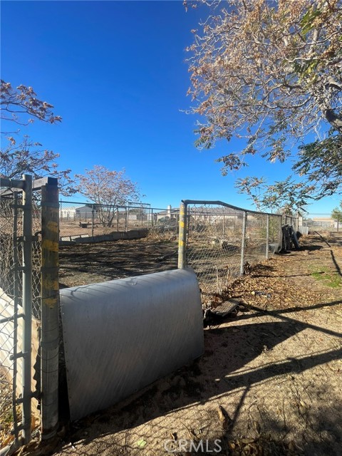 15900 Mesquite, Hesperia CA: https://media.crmls.org/medias/72f12042-2bc2-4095-a57a-7441cdd50230.jpg