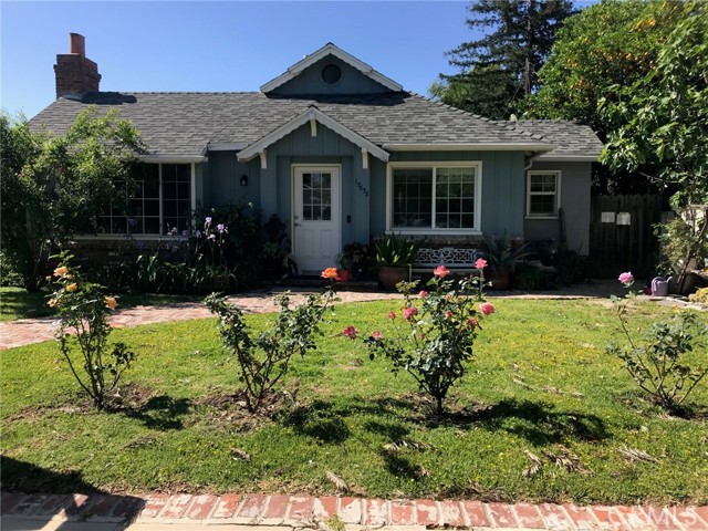 17838 -17840 Los Alimos Street, Granada Hills CA: https://media.crmls.org/medias/72f13ea2-defa-4086-9da1-ecac52dfdccf.jpg
