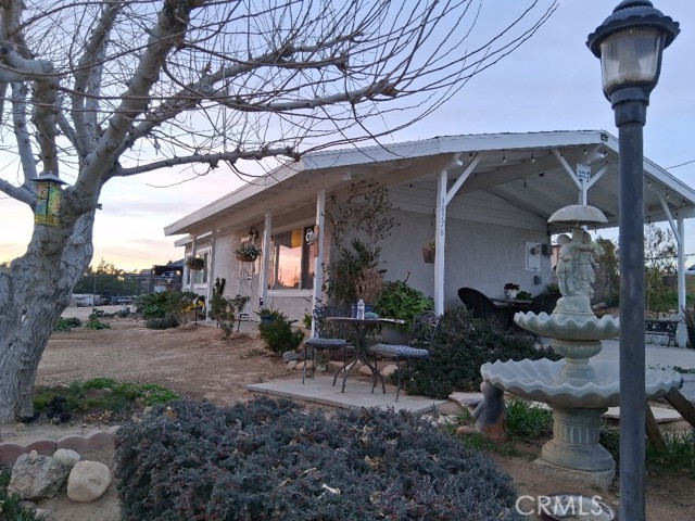 Detail Gallery Image 2 of 47 For 18778 Valencia, Hesperia,  CA 92345 - 2 Beds | 1 Baths