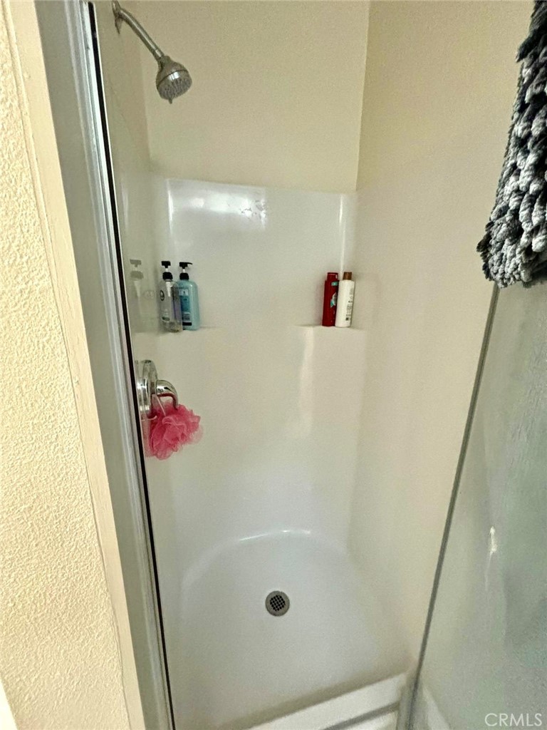 https://media.crmls.org/medias/72f1e407-47ea-4aa6-aaea-b6ba71006add.jpg?preset=X-Large