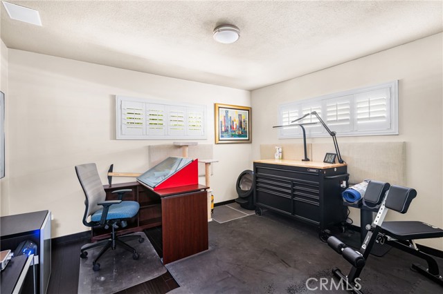 1006 W Pioneer Drive, Anaheim CA: https://media.crmls.org/medias/72f25104-aec1-48e3-9a5b-8dc16bec7a5e.jpg