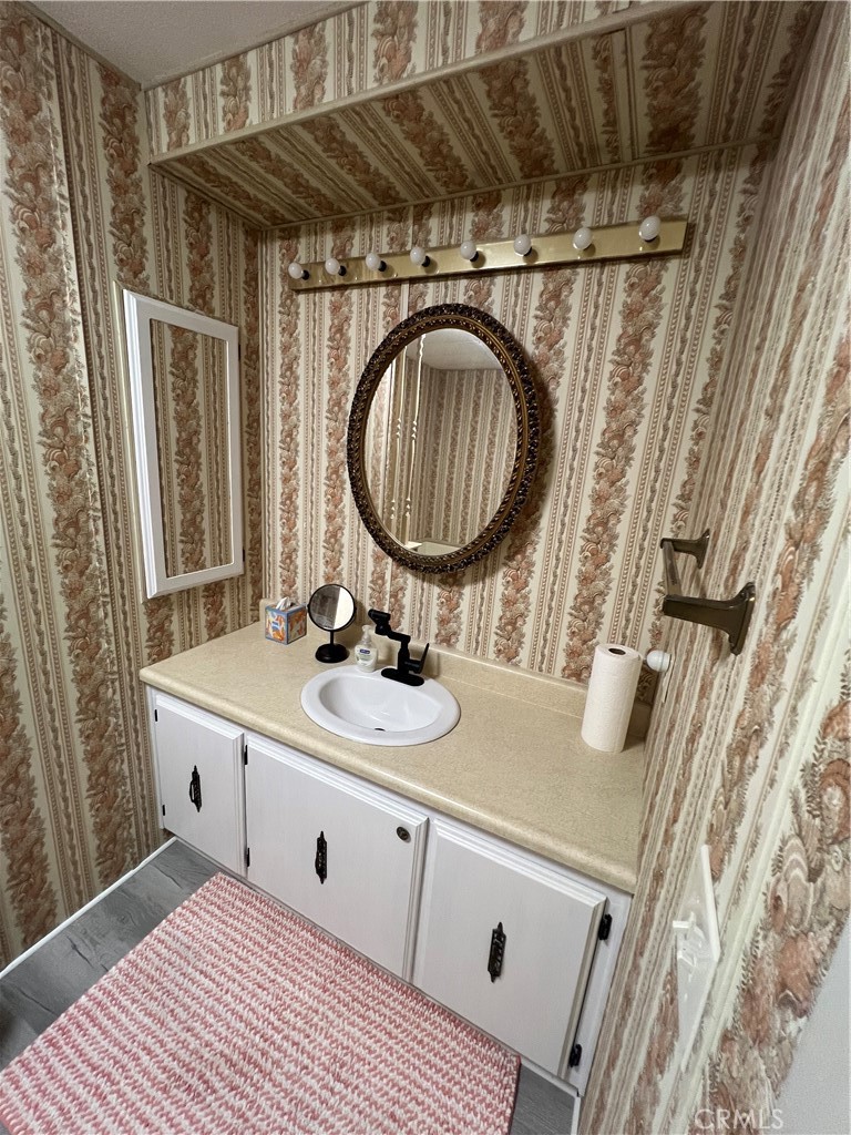 https://media.crmls.org/medias/72f26d33-809c-486b-b1ae-6a9a8a59ec34.jpg?preset=X-Large