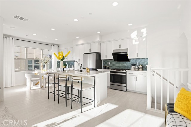 Detail Gallery Image 8 of 39 For 200 Winterbrook, Lake Forest,  CA 92610 - 2 Beds | 2/1 Baths