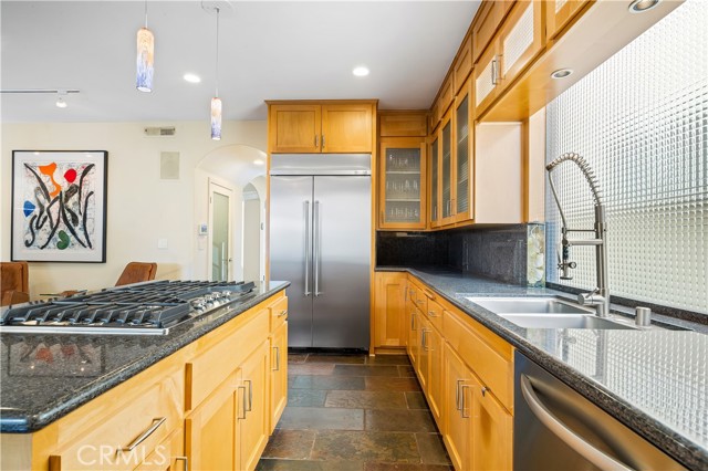 Detail Gallery Image 8 of 25 For 319 Orchid, Corona Del Mar,  CA 92625 - 4 Beds | 3/1 Baths