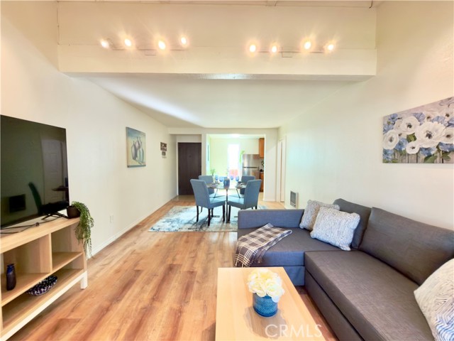 Front Image Thumbnail for CROC26009218