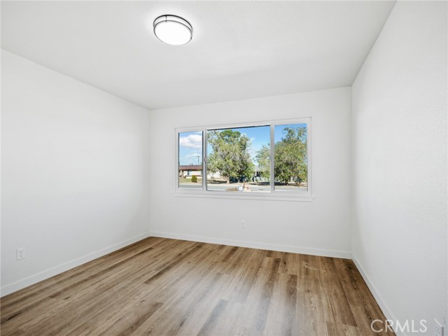 Detail Gallery Image 21 of 34 For 21225 Lone Eagle, Apple Valley,  CA 92308 - 6 Beds | 2 Baths