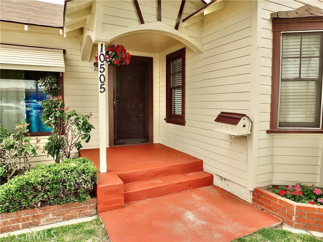 10505 Artesia Blvd., Bellflower CA: https://media.crmls.org/medias/72f38dee-0f7e-46fb-94e7-8f30f8f38b51.jpg
