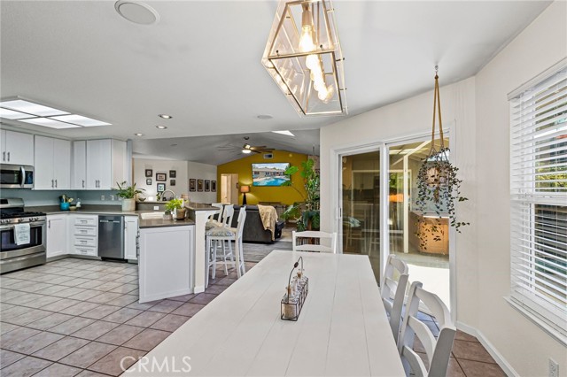 204 Crater Lake Drive, Chico CA: https://media.crmls.org/medias/72f39793-4ea3-40e8-873d-23ca50006a20.jpg