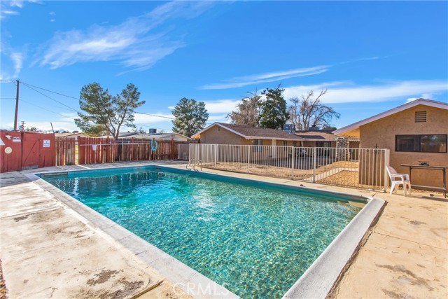 Detail Gallery Image 32 of 45 For 13447 Iroquois Rd, Apple Valley,  CA 92308 - 4 Beds | 3 Baths