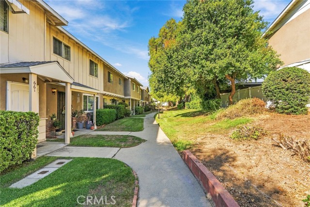 669 East Matchwood Place photo 3