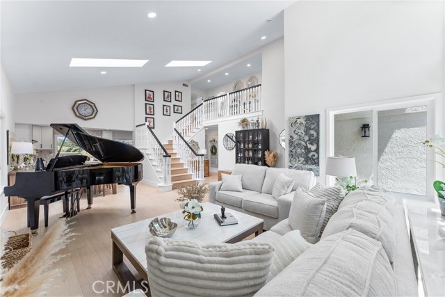 3208 Calle Grande, San Clemente CA: https://media.crmls.org/medias/72f48b2b-7390-4ac3-9de4-5cd9d7c8a0e1.jpg