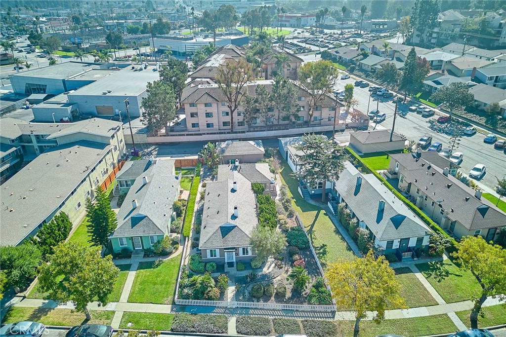 https://media.crmls.org/medias/72f5fc5e-a793-44a9-99ae-718d21f11e13.jpg?preset=X-Large