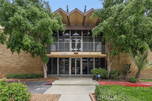 Detail Gallery Image 44 of 47 For 8121 Canby Ave #4,  Reseda,  CA 91335 - 3 Beds | 3 Baths