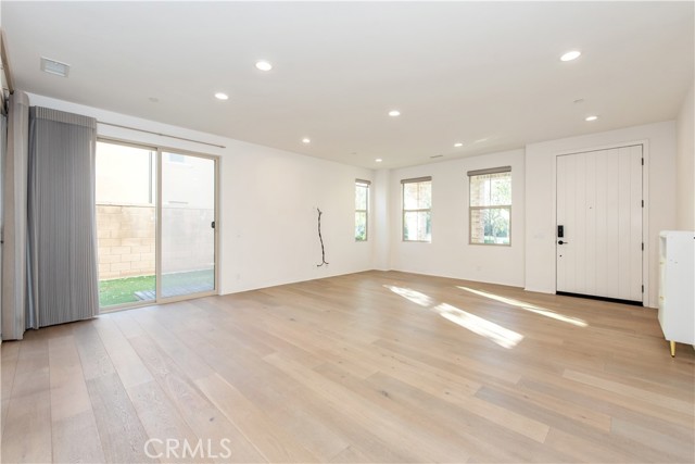 Detail Gallery Image 3 of 26 For 74 Parkwood, Irvine,  CA 92620 - 4 Beds | 3 Baths