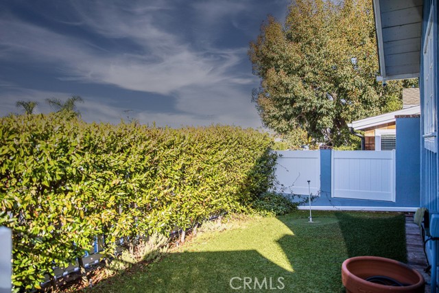 Detail Gallery Image 6 of 43 For 1086 Glenneyre St, Laguna Beach,  CA 92651 - 2 Beds | 1 Baths