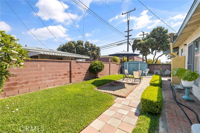 6345 Bigelow Street, Lakewood CA: https://media.crmls.org/medias/72f7c4d4-52f1-4f47-bcdf-3f3f013ac4c7.jpg