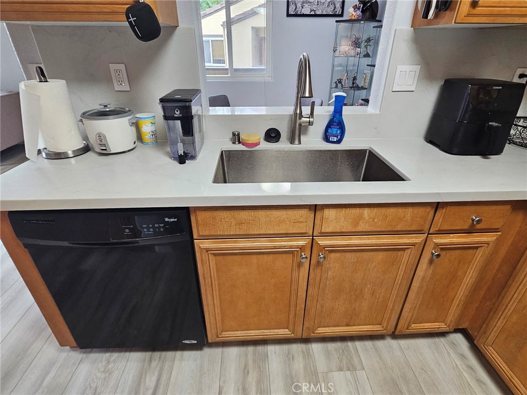 https://media.crmls.org/medias/72f89ee1-6f19-499a-9964-a127ac294fd6.jpg?preset=X-Large